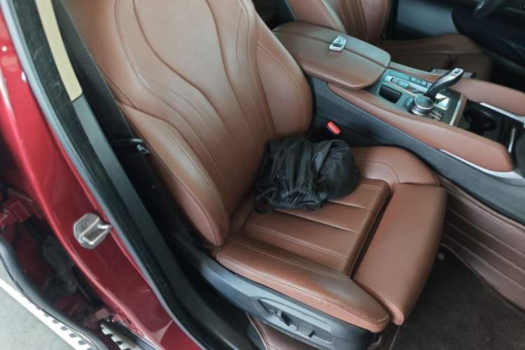 Used BMW X6 2017 xDrive28i Right Front Seat