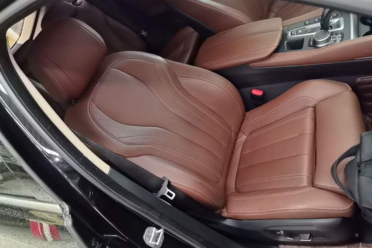 Used BMW X6 2017 xDrive28i Right Front Seat