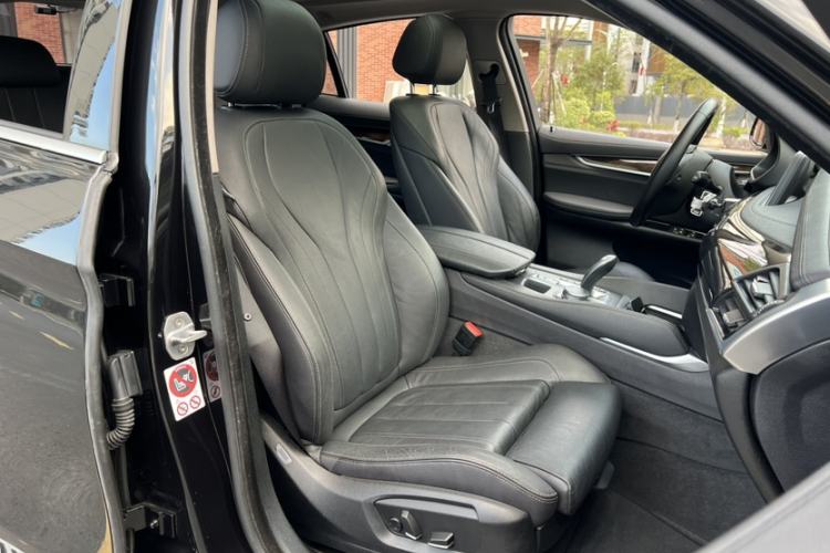 Used BMW X6 2017 xDrive28i Right Front Seat
