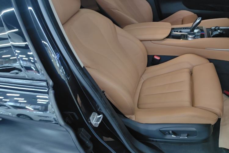 Used BMW X6 2017 xDrive28i Right Front Seat