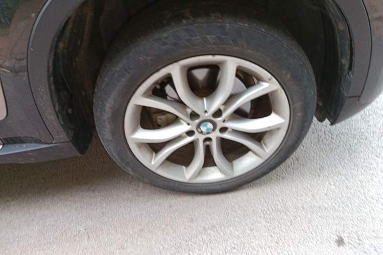 Used BMW X6 2017 xDrive28i Right Front Wheel Hub