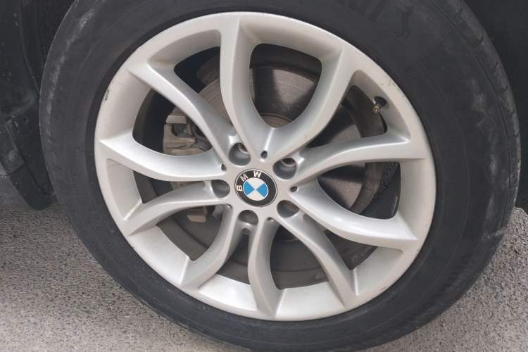 Used BMW X6 2017 xDrive28i Right Front Wheel Hub