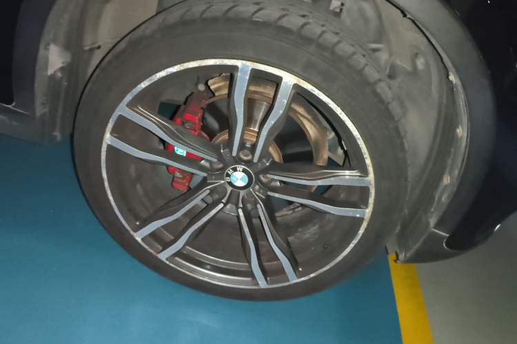 Used BMW X6 2017 xDrive28i Right Front Wheel Hub
