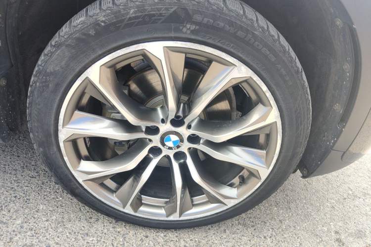 Used BMW X6 2017 xDrive35i Luxury Edition Right Front Wheel Hub