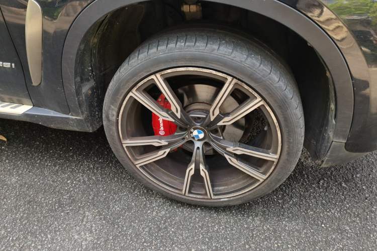 Used BMW X6 2017 xDrive28i Right Front Wheel Hub