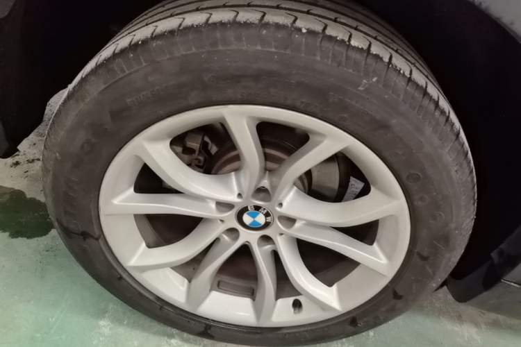 Used BMW X6 2017 xDrive28i Right Rear Wheel Hub