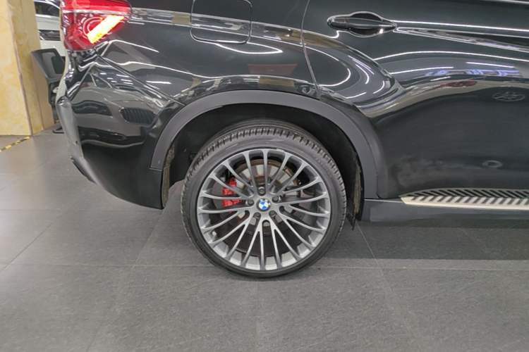 Used BMW X6 2017 xDrive28i Right Rear Wheel Hub