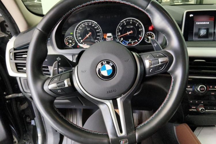 Used BMW X6 2017 xDrive35i Leading Model Steering Wheel
