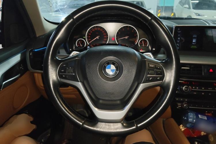 Used BMW X6 2017 xDrive35i Leading Model Steering Wheel