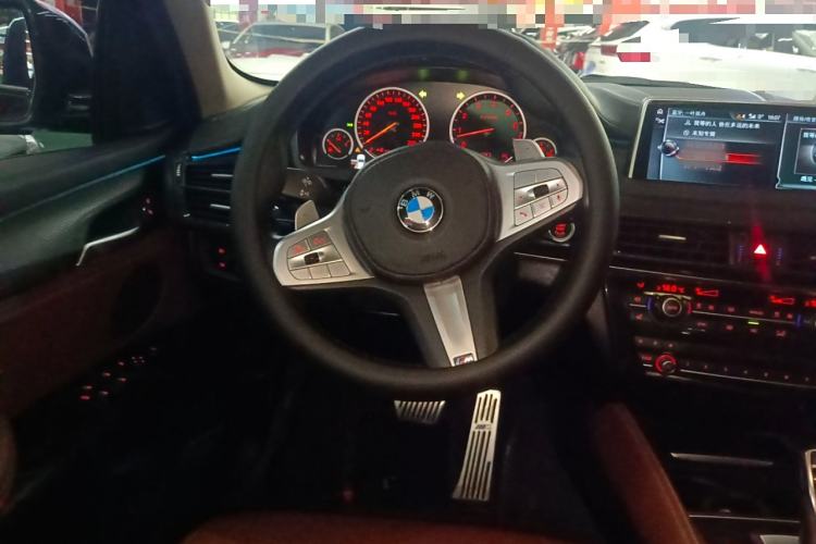 Used BMW X6 2017 xDrive35i Leading Model Steering Wheel
