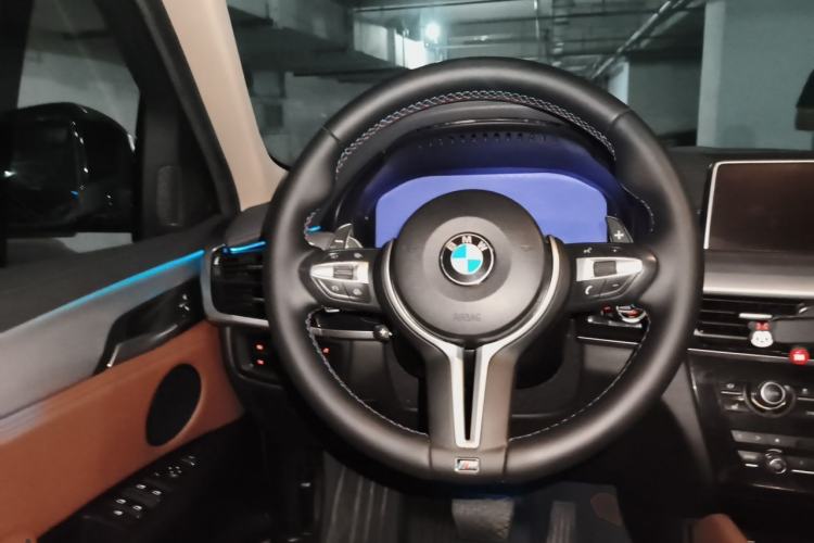Used BMW X6 2017 xDrive35i Leading Model Steering Wheel