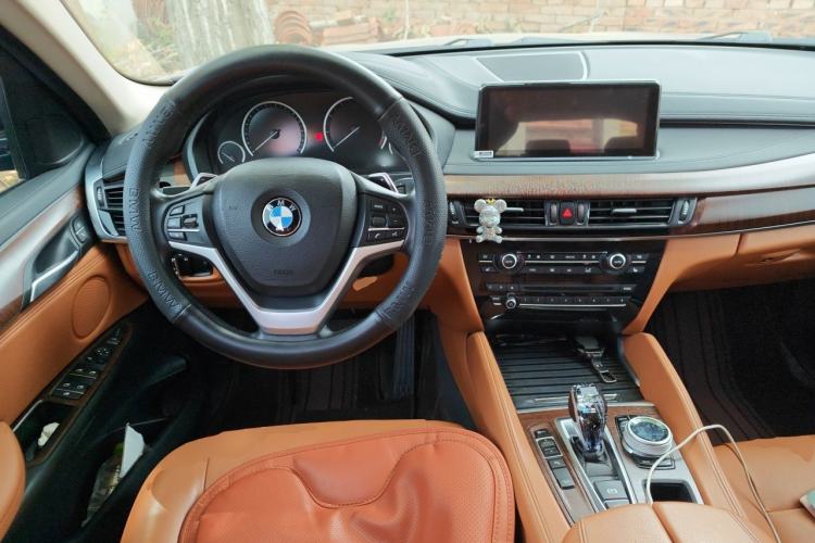 Used BMW X6 2017 xDrive35i Leading Model Steering Wheel