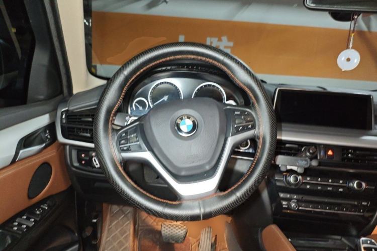 Used BMW X6 2017 xDrive35i Leading Model Steering Wheel