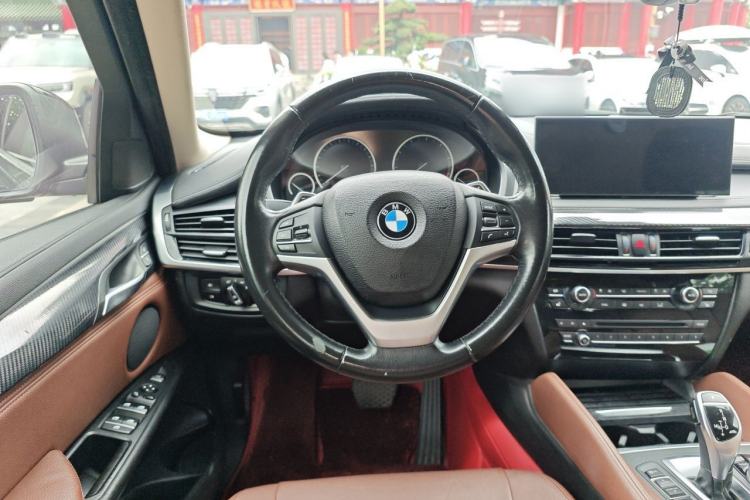 Used BMW X6 2017 xDrive35i Leading Model Steering Wheel