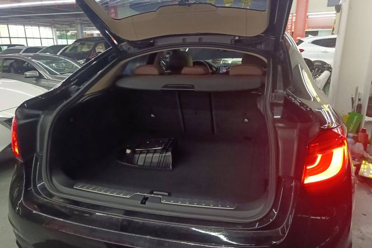 Used BMW X6 2017 xDrive35i Leading Model Trunk