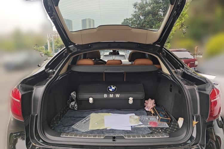 Used BMW X6  Trunk