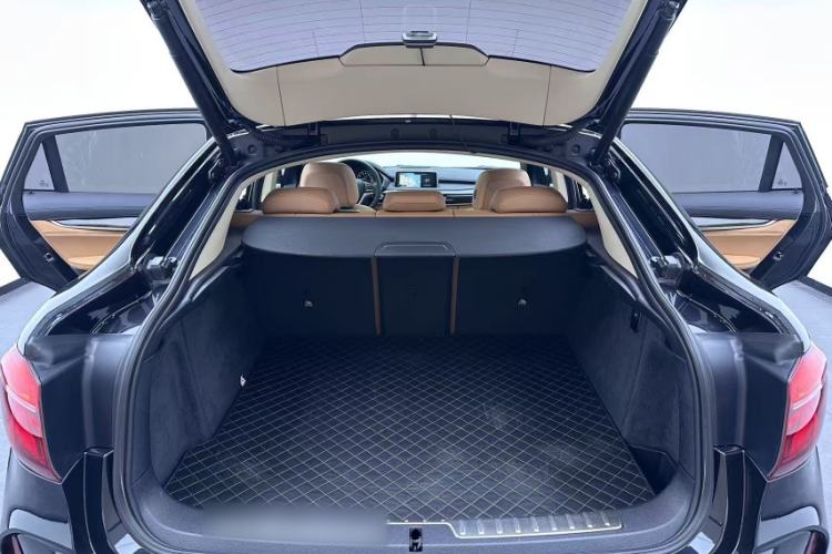 Used BMW X6 2017 xDrive28i Trunk