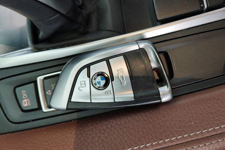 Used BMW X6 2017 xDrive35i Leading Model Vehicle Key