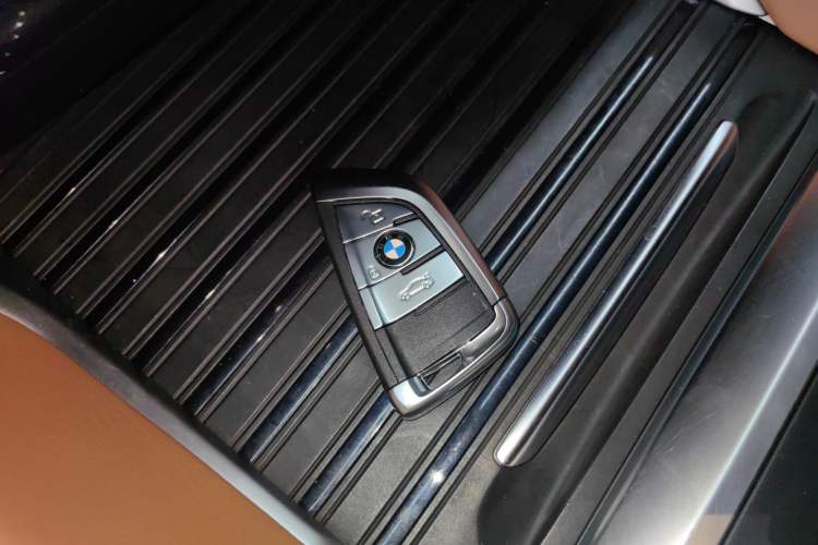 Used BMW X6 2017 xDrive28i Vehicle Key
