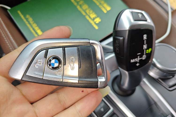 Used BMW X6 2017 xDrive28i Vehicle Key