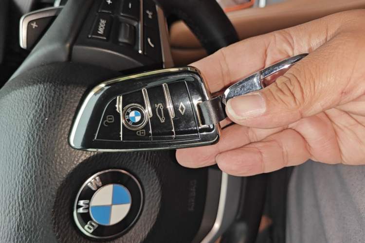 Used BMW X6  Vehicle Key