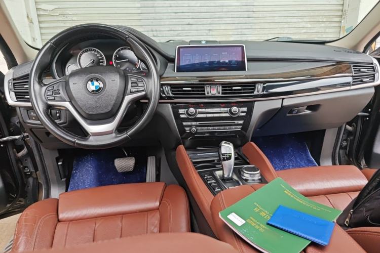 Used BMW X6 2017 xDrive28i Center Console