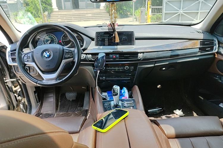 Used BMW X6 2017 xDrive28i Center Console