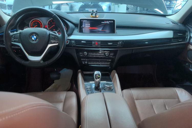 Used BMW X6 2017 xDrive35i Leading Model Center Console