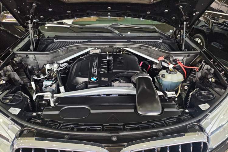 Used BMW X6 2017 xDrive35i M Sport Middle East Engine Bay
