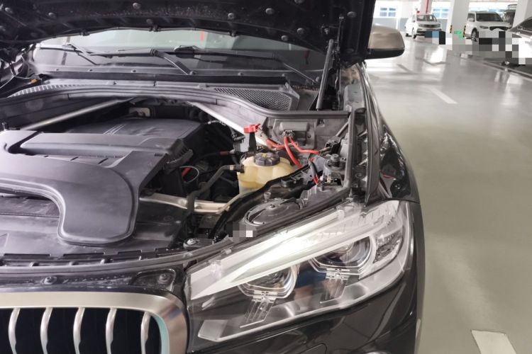 Used BMW X6 2017 xDrive28i Engine Bay Left