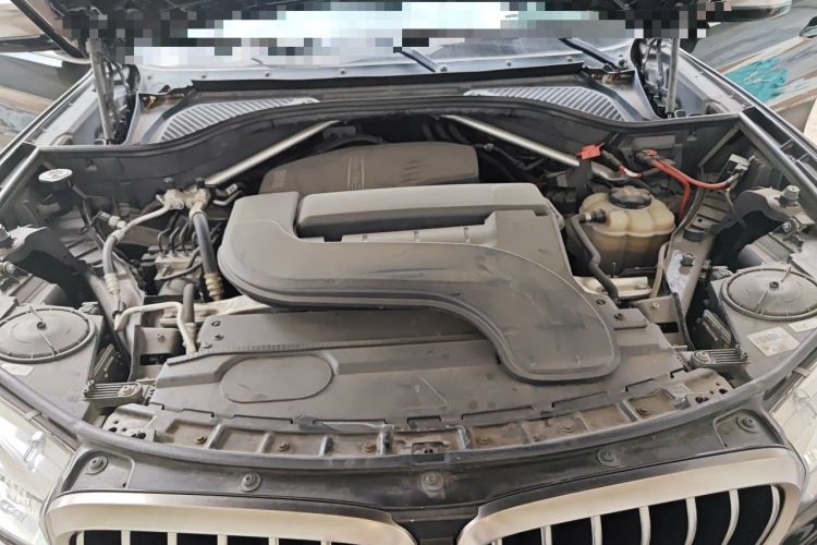Used BMW X6 2017 xDrive28i Engine Bay