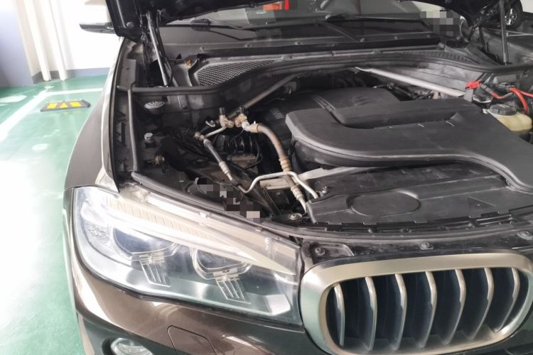 Used BMW X6 2017 xDrive28i Engine Bay Right