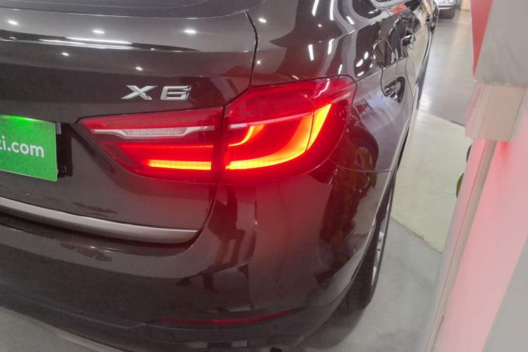 Used BMW X6 2017 xDrive35i Leading Model Exterior 3