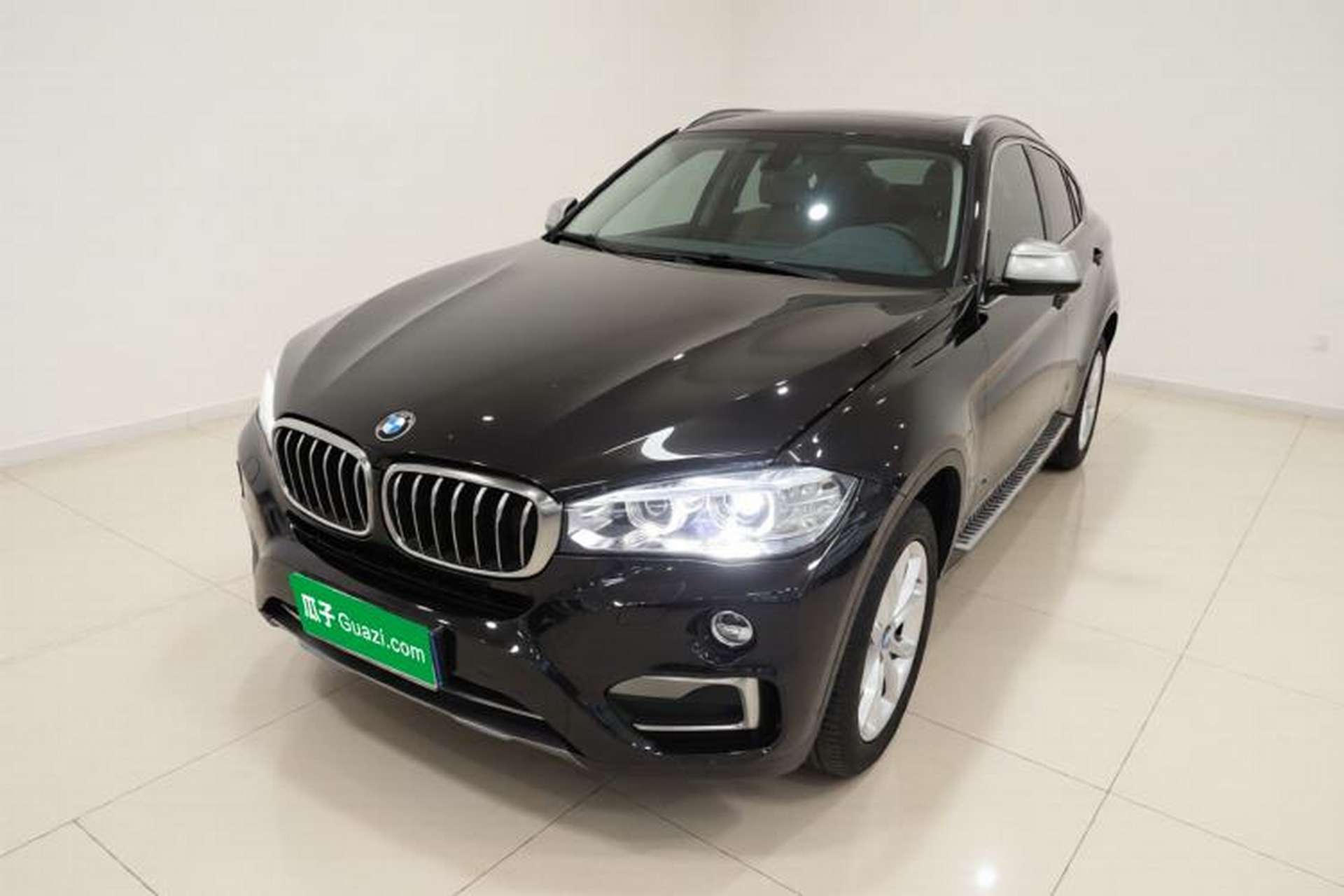 Used BMW X6 2017 xDrive35i Leading Model Front Left 45 Deg