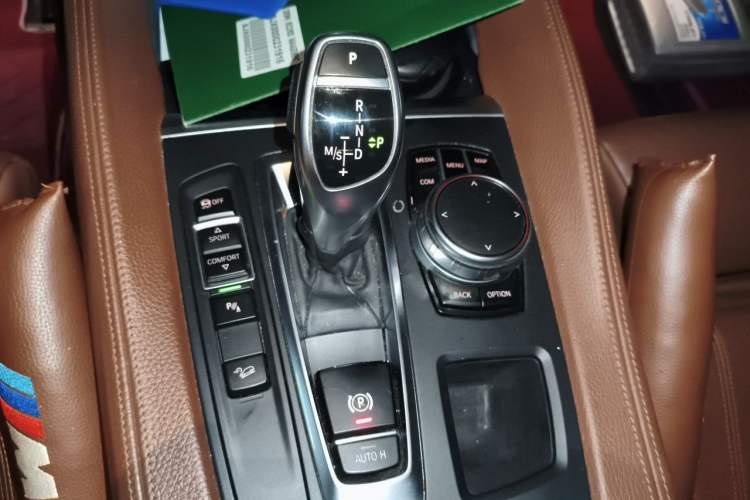 Used BMW X6 2017 xDrive35i Luxury Edition Gear Lever