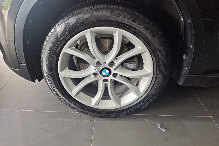 Used BMW X6 2017 xDrive35i M Sport Middle East Left Front Wheel Hub