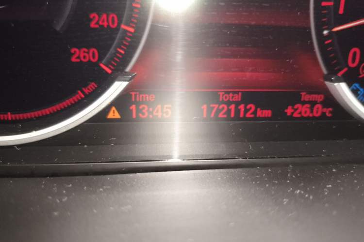 Used BMW X6 2017 xDrive35i Luxury Edition Odometer Close Up