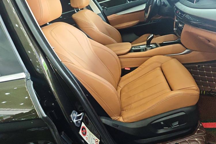 Used BMW X6 2017 xDrive35i M Sport Middle East Right Front Seat