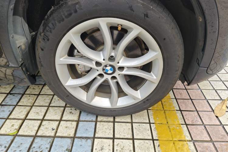Used BMW X6 2017 xDrive35i Leading Model Right Front Wheel Hub