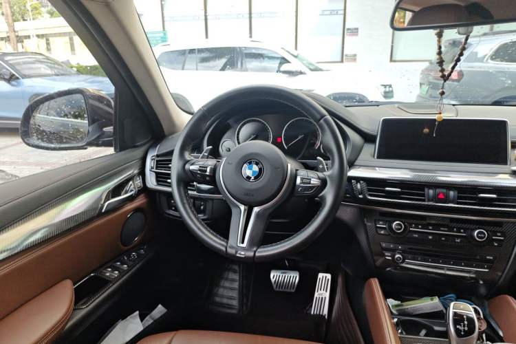 Used BMW X6 2017 xDrive35i Leading Model Steering Wheel