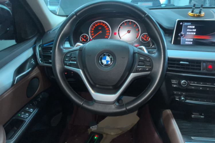 Used BMW X6 2017 xDrive35i Leading Model Steering Wheel