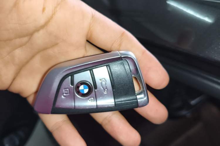 Used BMW X6 2017 xDrive28i Vehicle Key