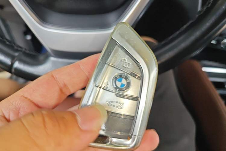 Used BMW X6 2017 xDrive28i Vehicle Key