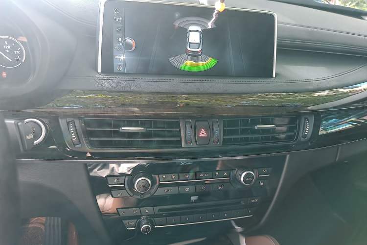 Used BMW X6 2017 xDrive28i Audio And AC Panel
