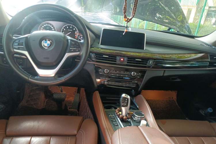 Used BMW X6 2017 xDrive28i Center Console