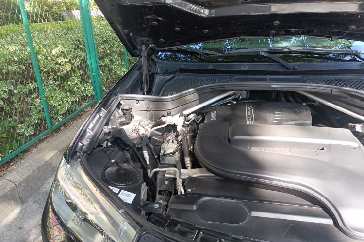 Used BMW X6 2017 xDrive28i Engine Bay Right