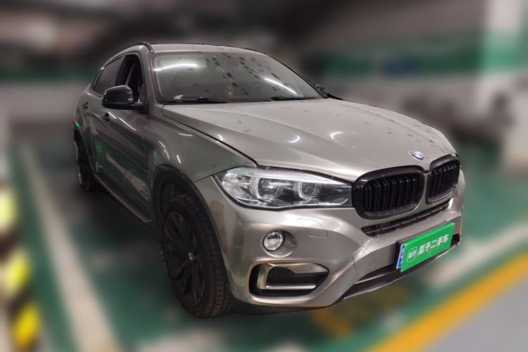 Used BMW X6 2017 xDrive35i Leading Model Front Right 45 Deg