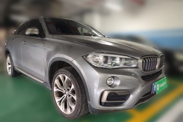 Used BMW X6 2017 xDrive35i U.S. specification Front Right 45 Deg