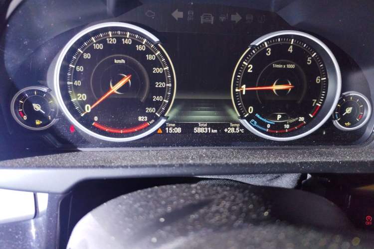 Used BMW X6 2017 xDrive35i U.S. specification Odometer Close Up