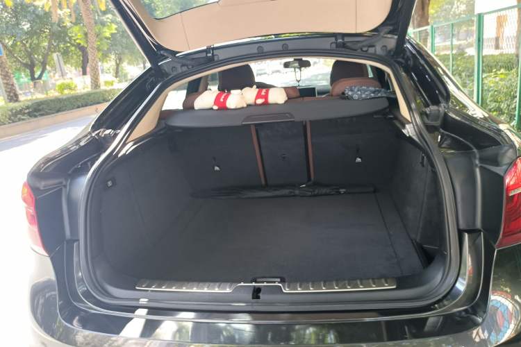 Used BMW X6 2017 xDrive28i Trunk